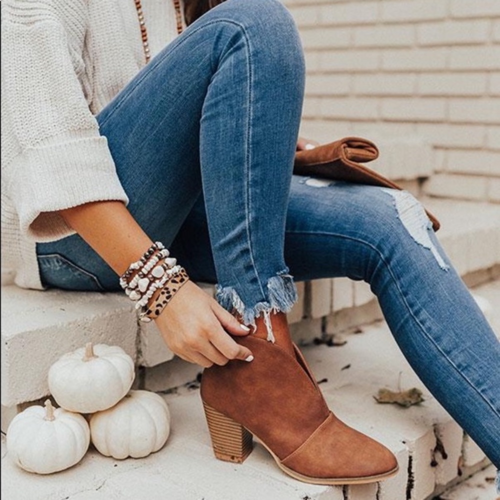 Rust V cut block heel - Picture 3 of 8